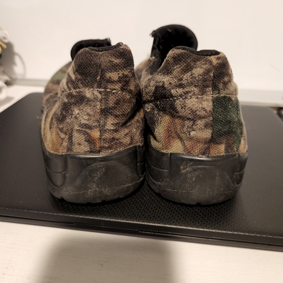 Unisex camo slip ons size 5. - Picture 3 of 6
